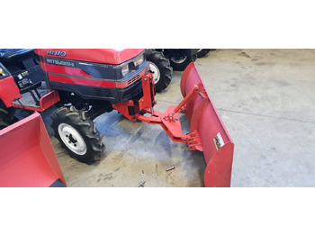 Отвал Отвал на перед трактора от 15л.с крепление отдель: фото 4 Отвал Отвал на перед трактора от 15л.с крепление отдель: фото 4