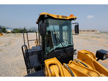 Колёсный погрузчик ФРОНТАЛЬНЫЙ ПОГРУЗЧИК SEM668D: фото 3