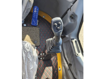 Телескопический фронтальный погрузчик