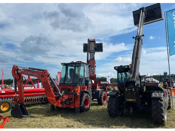 Экскаватор-погрузчик