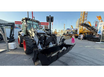 Экскаватор-погрузчик