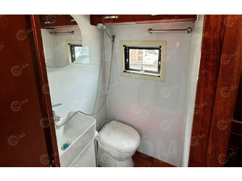 Новый Полуинтегрированный автодом Isuzu Elf: фото 4