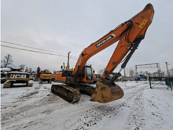 Гусеничный экскаватор DOOSAN DX220