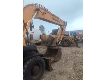 Колёсный экскаватор Hyundai R180W-9S: фото 3 Колёсный экскаватор Hyundai R180W-9S: фото 3