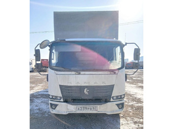 Тентованный грузовик КАМАЗ
