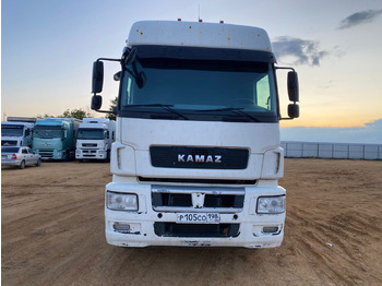 Тягач КАМАЗ 5490