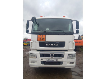 Тягач КАМАЗ 65206