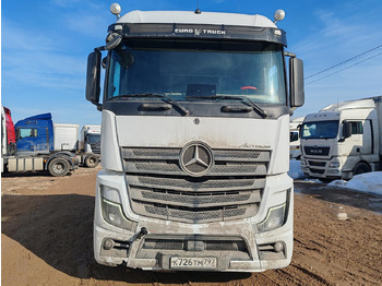Тягач MERCEDES-BENZ