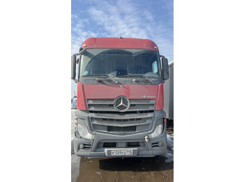 Тягач MERCEDES-BENZ