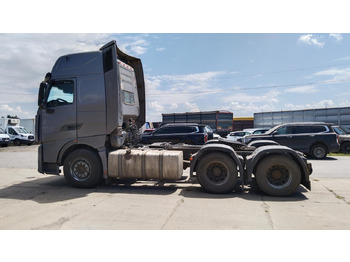 Тягач SINOTRUK ZZ4257V324HF1B: фото 5 Тягач SINOTRUK ZZ4257V324HF1B: фото 5