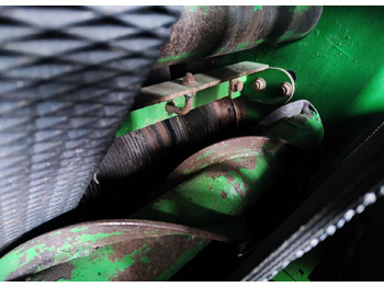 Пресс-подборщик рулонный John Deere 582: фото 3