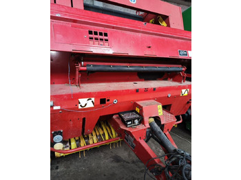 Пресс-подборщик рулонный New Holland 648: фото 5