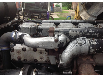 : фото в шапке страницы