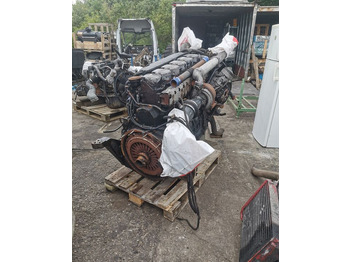 : фото в шапке страницы