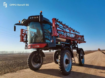 Самоходный опрыскиватель