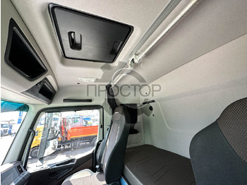 Тентованный грузовик КАМАЗ