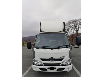 Тентованный грузовик Toyota Dyna: фото 5 Тентованный грузовик Toyota Dyna: фото 5
