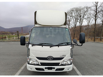 Тентованный грузовик Toyota Dyna: фото 4 Тентованный грузовик Toyota Dyna: фото 4