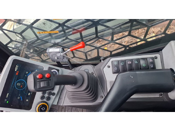 Новый Мини-погрузчик (с бортовым поворотом) Lonking CDM312M: фото 5