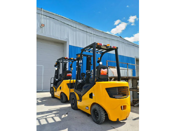Вилочный погрузчик UN Forklift FD15T: фото 3