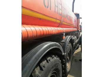 Грузовик с цистерной КАМАЗ 43118: фото 4