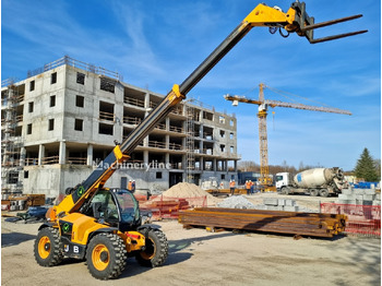 Телескопический погрузчик JCB