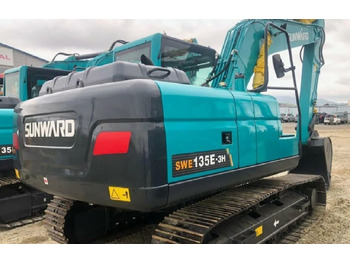 Новый Гусеничный экскаватор SUNWARD SWE 135E-3H: фото 2 Новый Гусеничный экскаватор SUNWARD SWE 135E-3H: фото 2