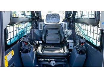 Новый Мини-погрузчик (с бортовым поворотом) SUNWARD SWL3220: фото 3 Новый Мини-погрузчик (с бортовым поворотом) SUNWARD SWL3220: фото 3