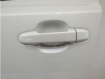 Дверь и запчасти TOYOTA