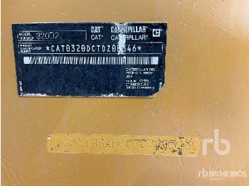 Гусеничный экскаватор CATERPILLAR 320D2