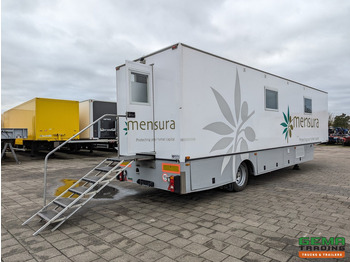 : фото в шапке страницы