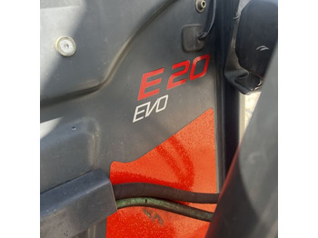 : фото в шапке страницы