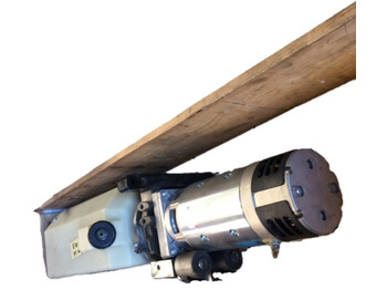 : фото в шапке страницы