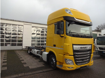 Грузовик-контейнеровоз/ Сменный кузов DAF XF 480