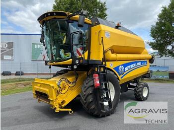 Зерноуборочный комбайн New Holland TC 5.90: фото 1