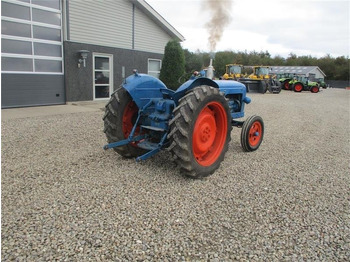 Fordson Major Diesel traktor  в лизинг Fordson Major Diesel traktor: фото 4