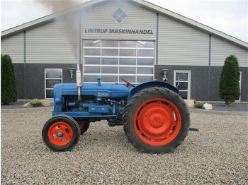 Fordson Major Diesel traktor  в лизинг Fordson Major Diesel traktor: фото 1
