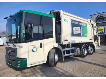 : фото в шапке страницы