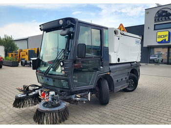 : фото в шапке страницы