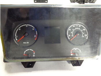 : фото в шапке страницы