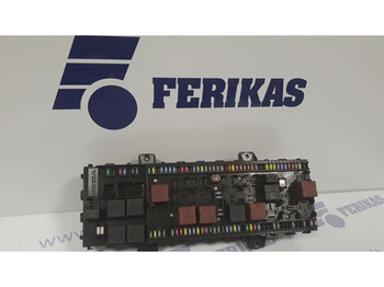 : фото в шапке страницы