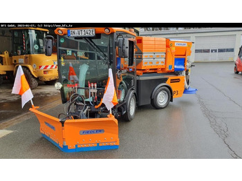 : фото в шапке страницы