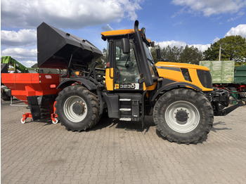 Трактор JCB
