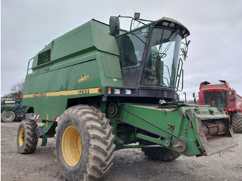 Зерноуборочный комбайн JOHN DEERE 2264
