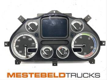 : фото в шапке страницы