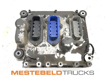 : фото в шапке страницы