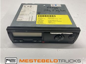 : фото в шапке страницы