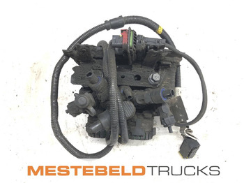 : фото в шапке страницы