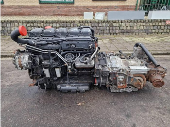 : фото в шапке страницы