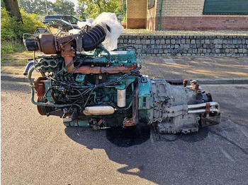 : фото в шапке страницы